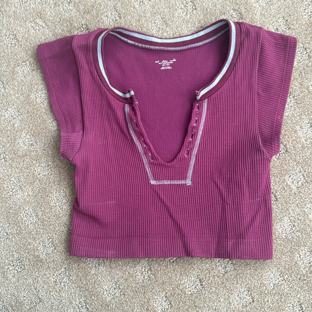 Urban Outfitters Out from Under XS seamless crop top in burgundy and gray